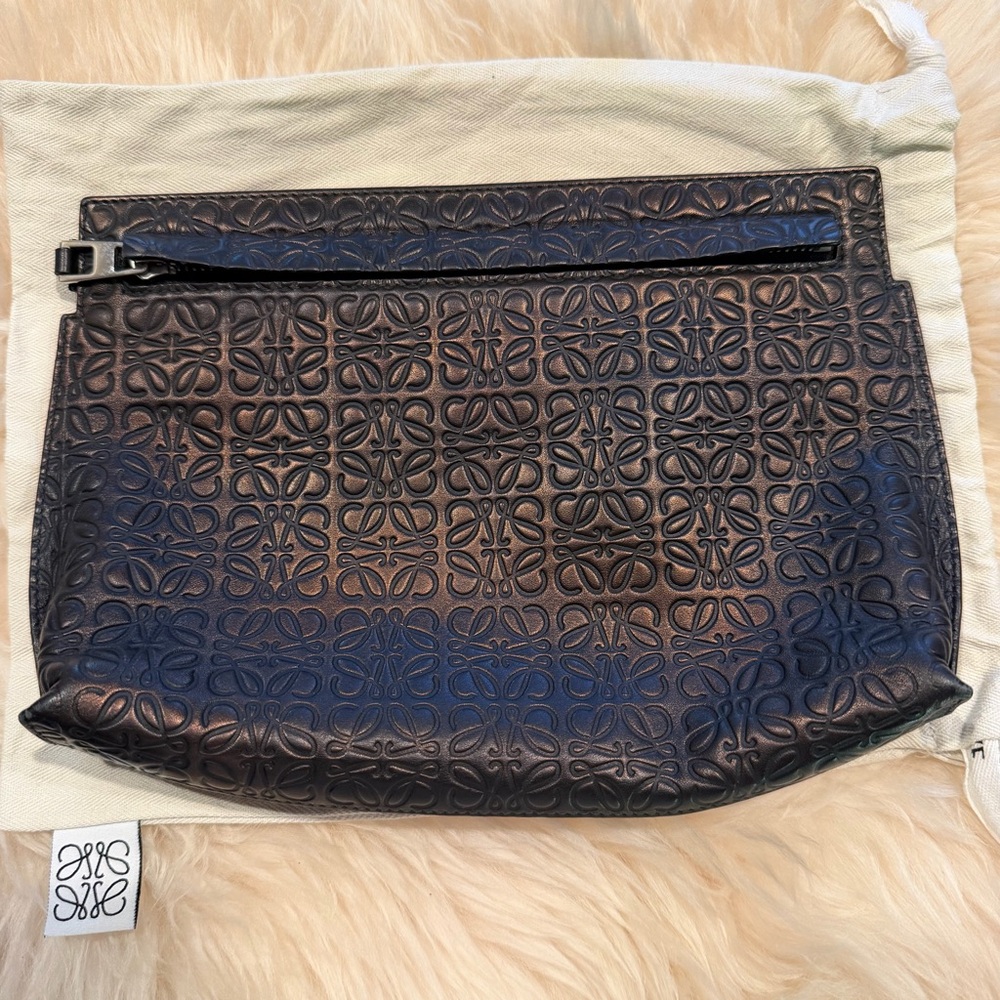 Loewe Embossed Clutch Bag‎ - Picture 9 of 14